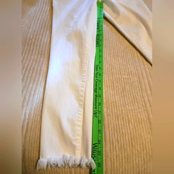 MAC AND ME WHITE FRAYED HEM JEANS. SIZE 6. - Picture 4 of 10